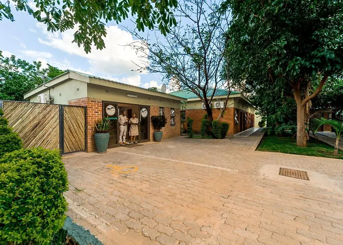 Victoria Falls Premier Lodge