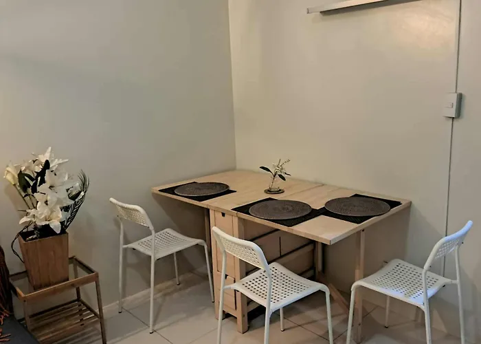 Sandstone Unit Brenthill Condo