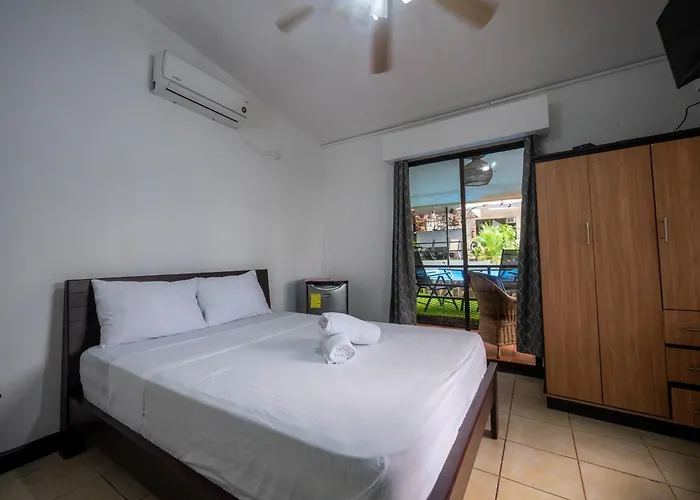 Hotel Manuel Antonio Inn