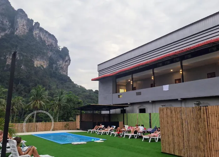 Fahsai Hostel