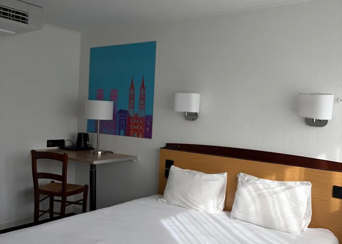 Kyriad Direct Marseille Est La Valentine