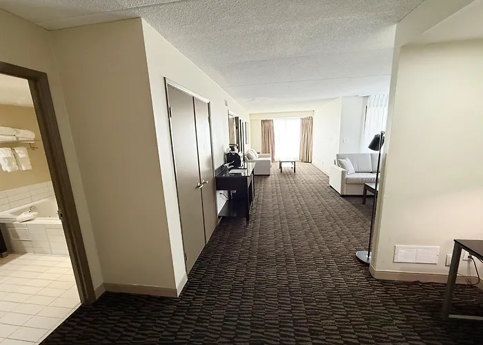 Ramada Plaza By Wyndham Niagara Falls