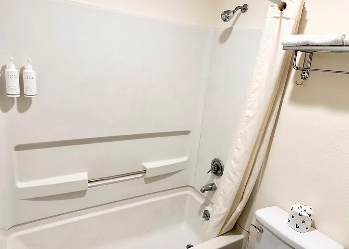 Super 8 By Wyndham Selma/Fresno Area