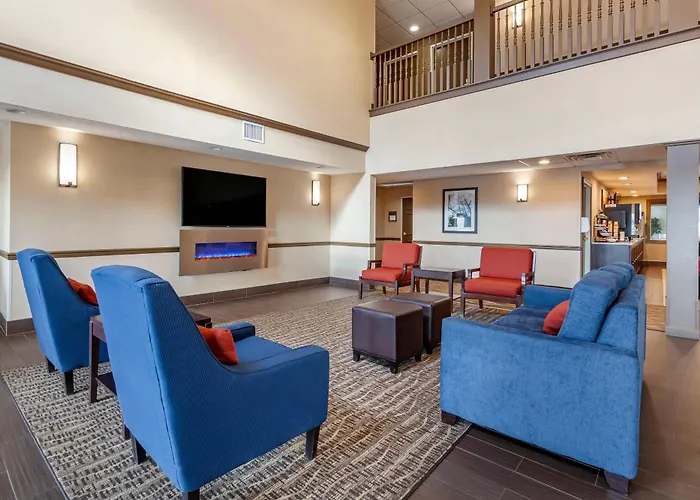 Comfort Inn & Suites Geneva- West Chicago
