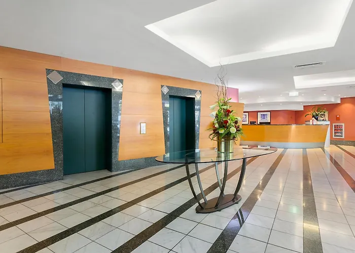 Clarion Suites Gateway