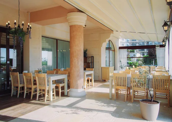 Sunny Castle Hotel
