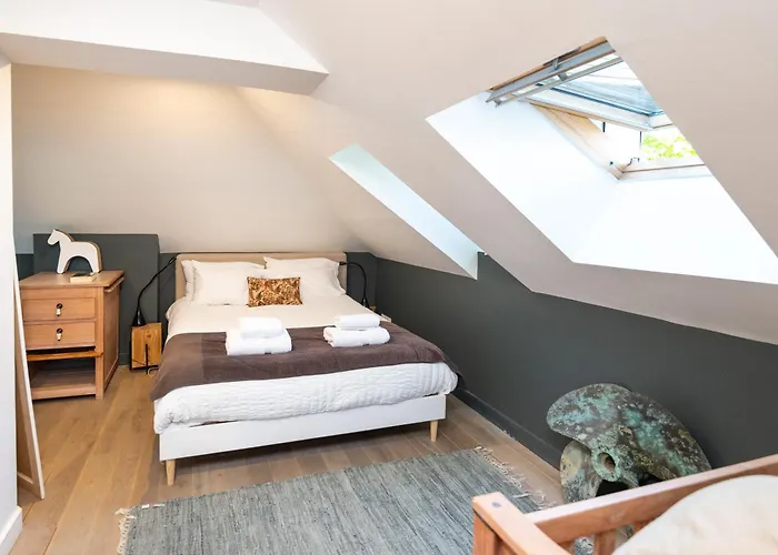 Maison Valmer - Le négociant, élégant F2 classé 4 étoiles