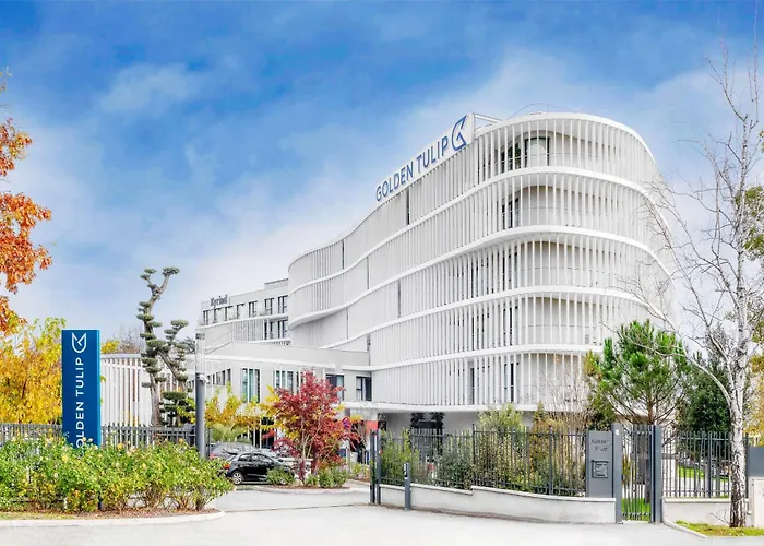Golden Tulip Lyon Ouest Techlid Hotel & Spa