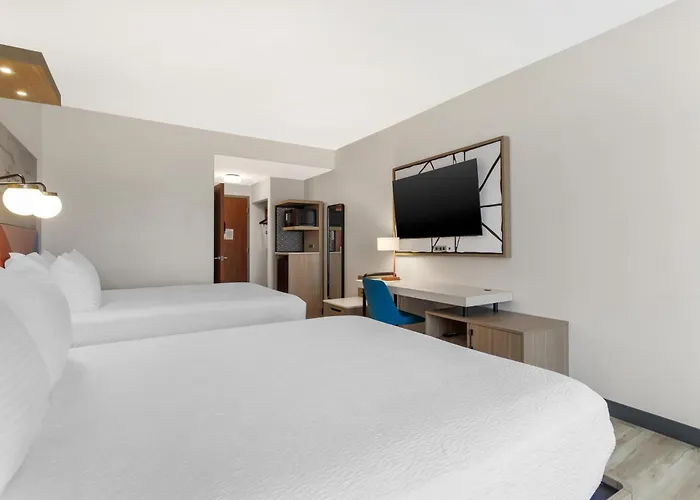 Best Western Plus Rose City Conference Center Inn