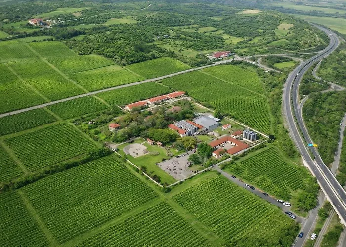 Queen Maria Estate Apartments Winery Restaurant
