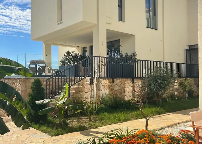 South Villas And Suites