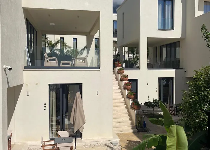 South Villas And Suites