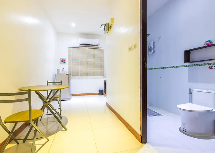 Tongtong Garden Holiday Hotel普吉岛通通花园酒店