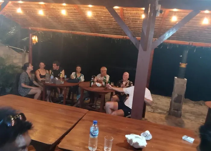 Three Ken Homestay & Cafe