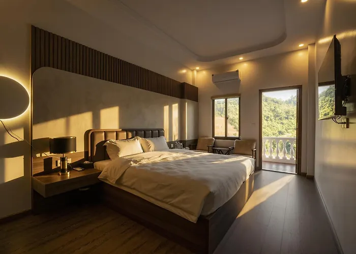 Odyssey Hotel 2, Tours & Motorbikes Rental