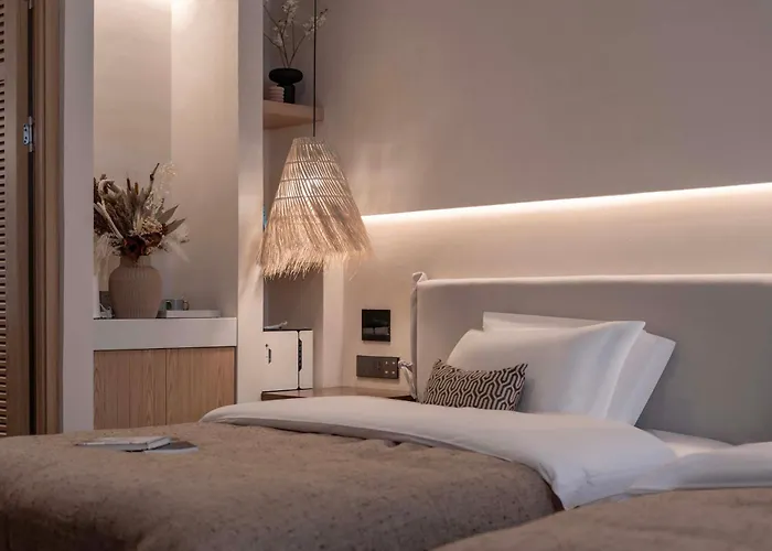 AND·U Designer Homestay (Dukezong Ancient Town Moonlight Square Branch)