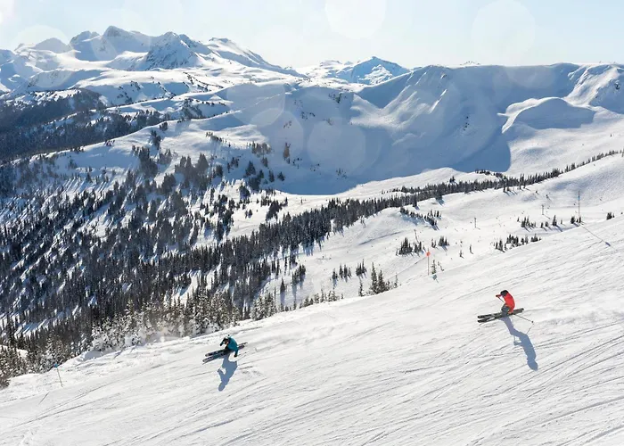 1Br | Greystone Lodge | Ski In / Ski Out | Pool & Hot Tub | Epic Locations
