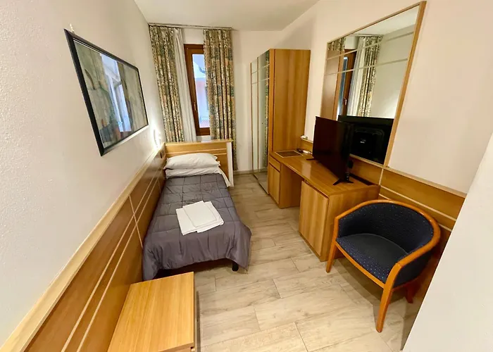 Hotel Oasi Este