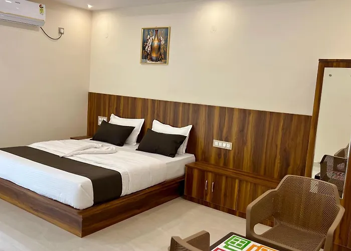 Estoria Hotel And Resort