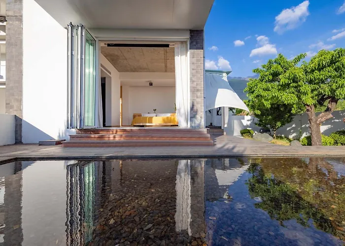The Windyard Kazan Onsen Hotel-Private Hot Spring Bathtub Close To South Gate Of Dali Ancient Town - Free Pick-Up From Airport & Railway Station For 3 Nights