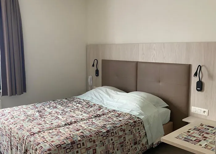 Hotel Cleo