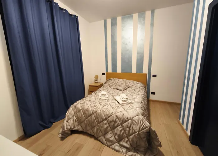 None Holiday Hotel