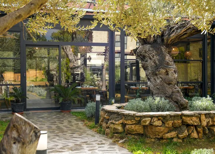 Garrya Romo Hotel