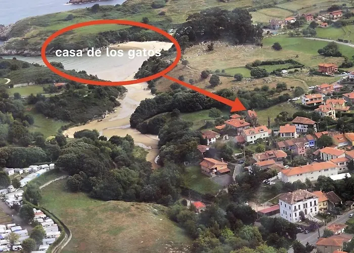 Casa de piedra reformada, playa Poo, Llanes