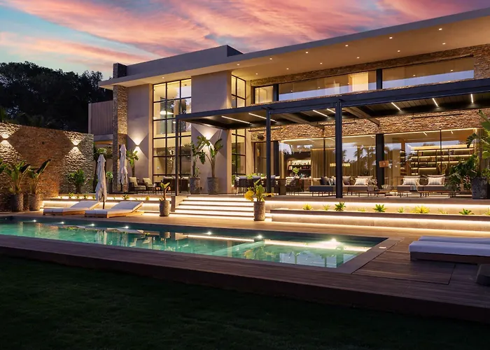 Luxury 5-Bed Beach Villa In Cala Vinyes