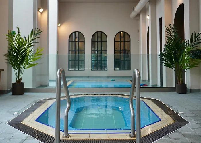 Twin Trees Hotel & Brusna Falls Leisure