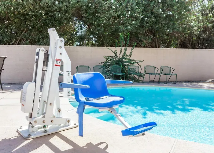 Super 8 By Wyndham Visalia