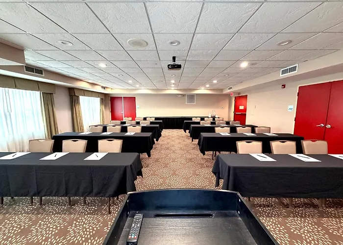 Holiday Inn Express & Suites - Olathe North By Ihg