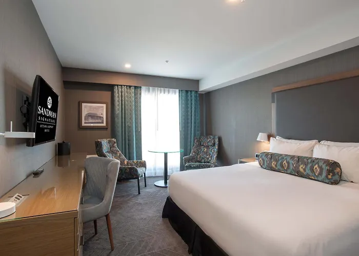 Sandman Signature Ottawa Airport Hotel