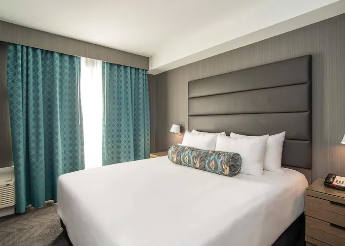 Sandman Signature Ottawa Airport Hotel
