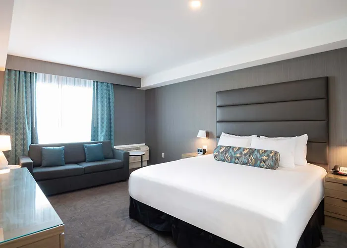 Sandman Signature Ottawa Airport Hotel