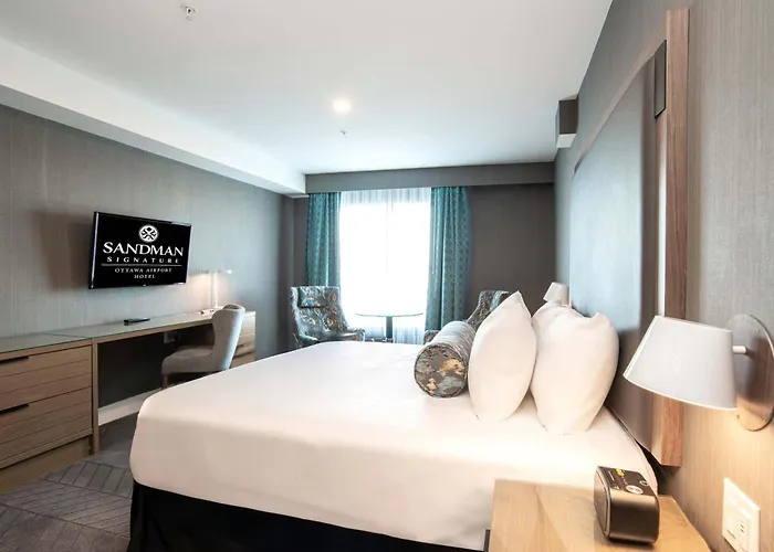 Sandman Signature Ottawa Airport Hotel