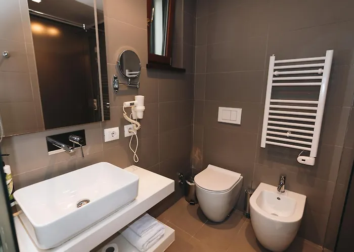 Hotel Theatro- City Center
