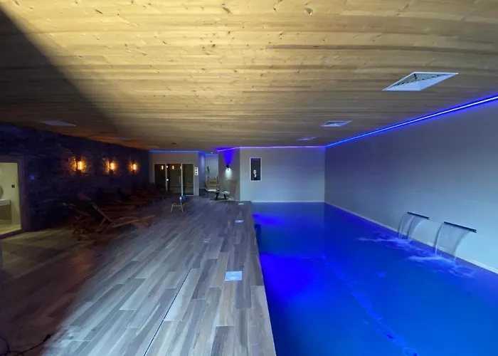 World Hotel