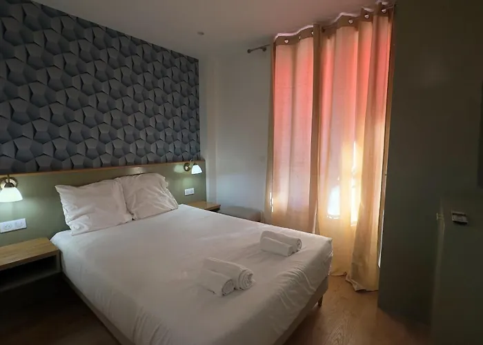 Alma Hotel