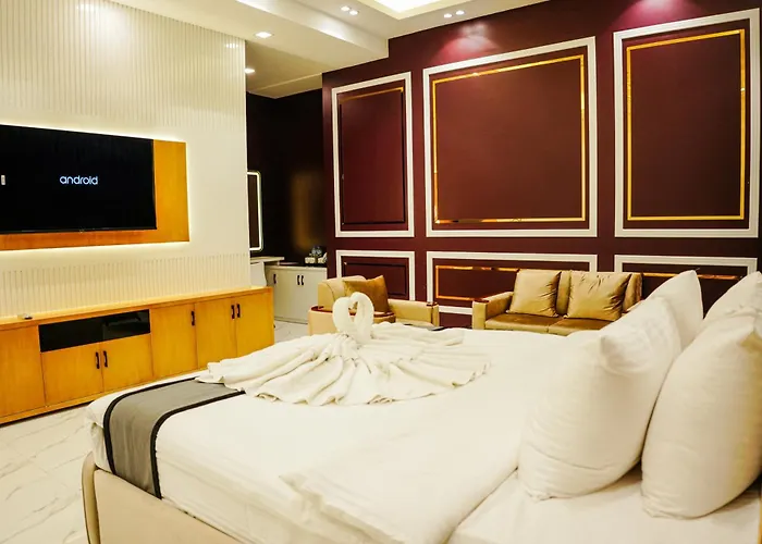 Hotel The Glory