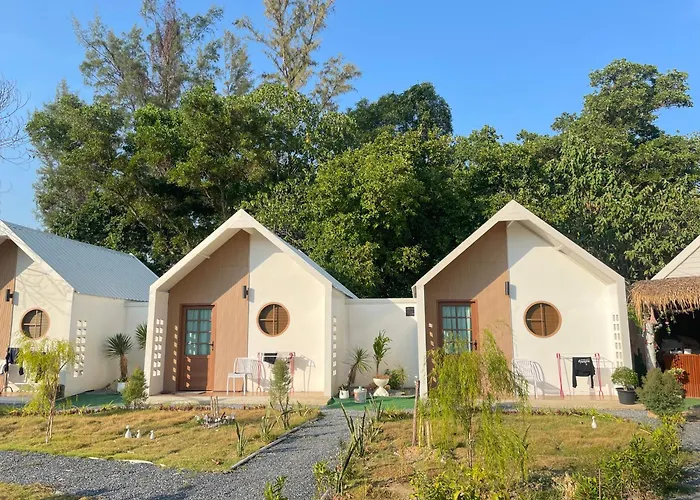 Chamin Longbeach Bungalow