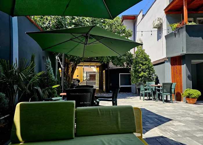 Hotel Ari