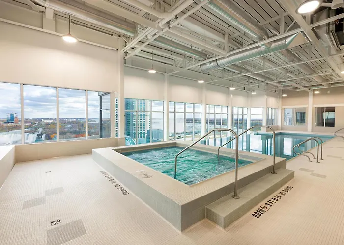 Hilton Niagara Falls/ Fallsview Hotel&Suites