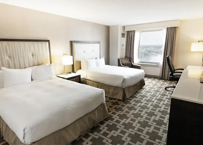 Hilton Niagara Falls/ Fallsview Hotel&Suites