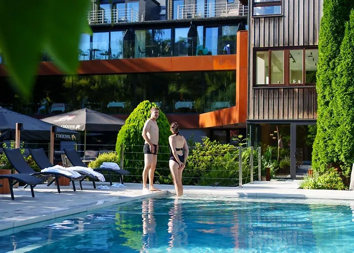 Hostellerie La Claire Fontaine, Logis Hotels & Spa Included
