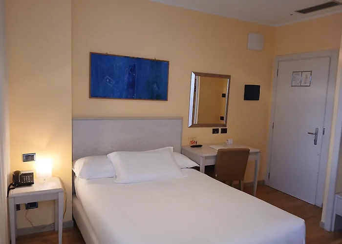 Hotel Chiaraluna