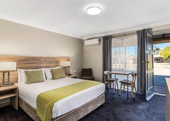 Quality Inn Carriage House