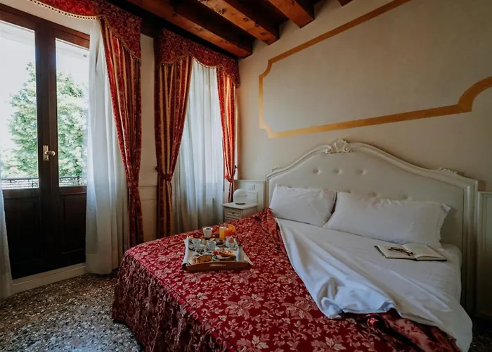 Hotel Villa Patriarca