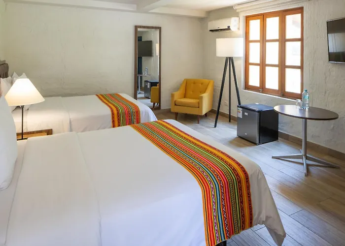 Decameron El Pueblo