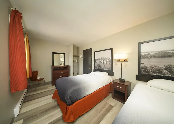 Super 8 By Wyndham Kingston
